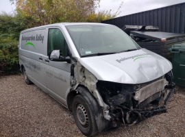 AY17643 VOLKSWAGEN TRANSPORTER T-6 2.0 TDI manual  2015